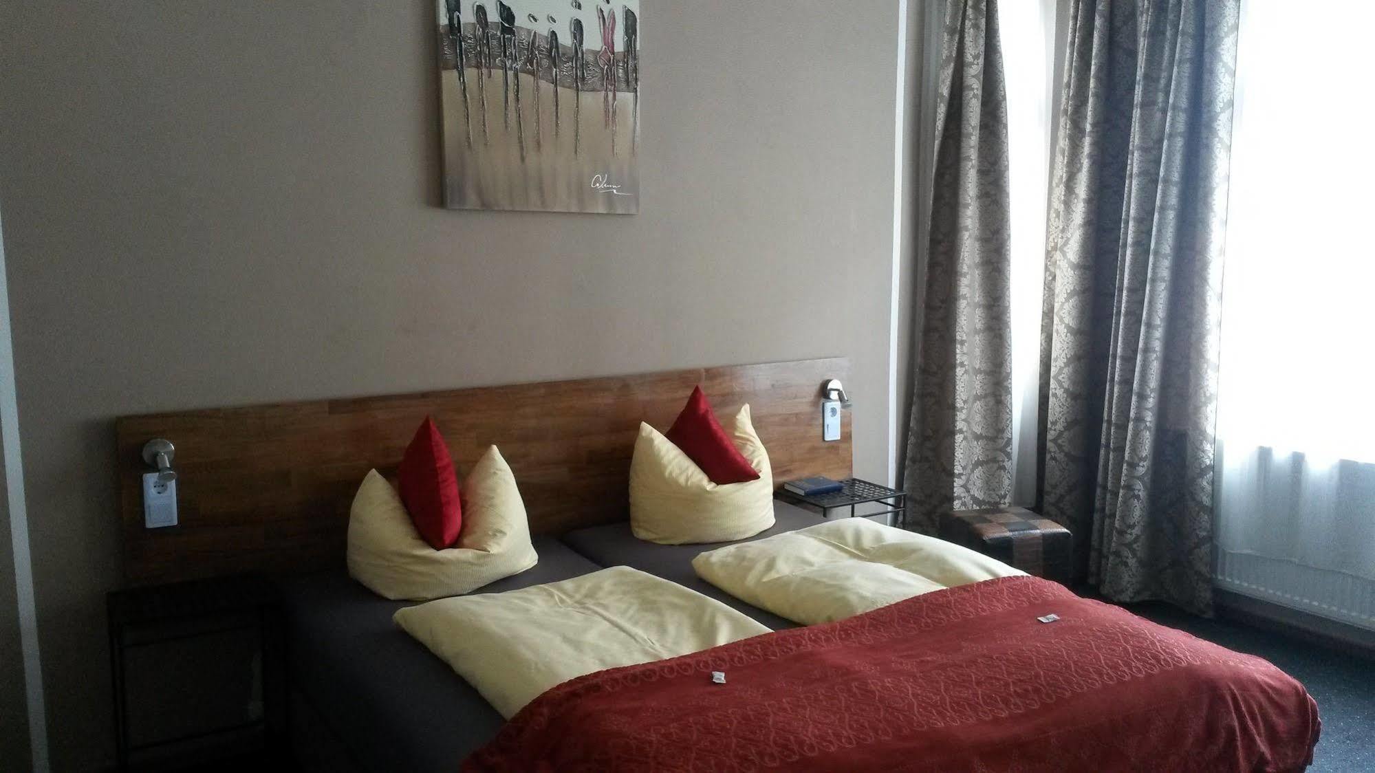 Hotel Skada City Coelln Кьолн Екстериор снимка